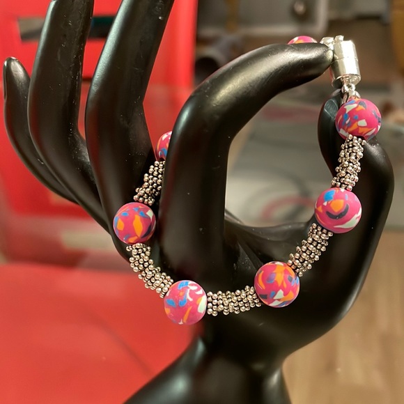 Sterling silver bracelet with rainbow beads with magnetic closure - Picture 1 of 3